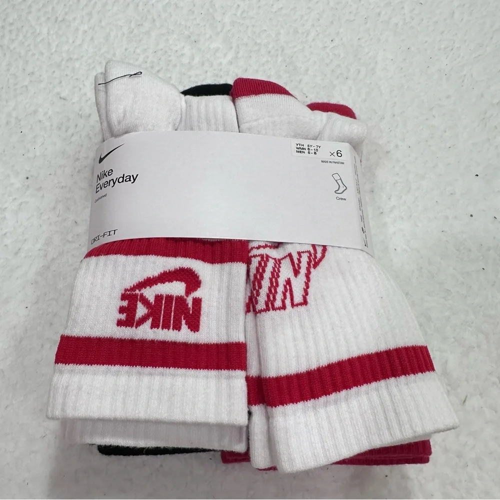 Nike Everyday Cushioned Crew Socks